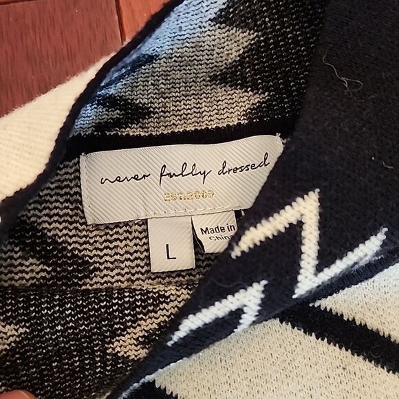 Longsleeve Black and White Mini Belted Dress Size L - Picture 3 of 4